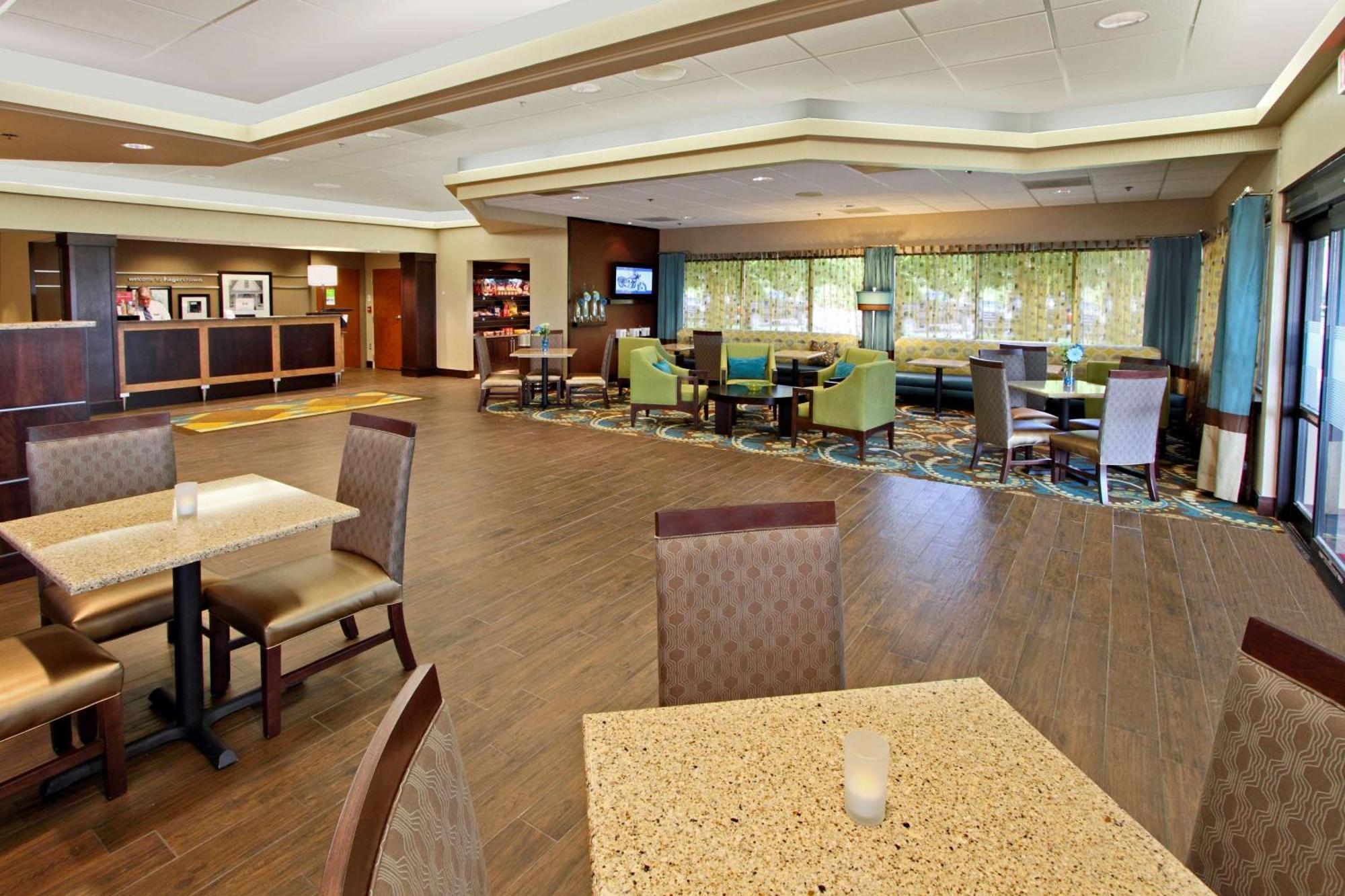 Hampton Inn Hagerstown Esterno foto
